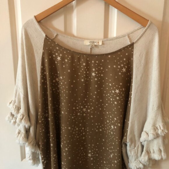 Umgee + Tops - **SOLD**Women's Plus Size Umgee + Blouse Ruffle Sleeve Star Print Top 2XL